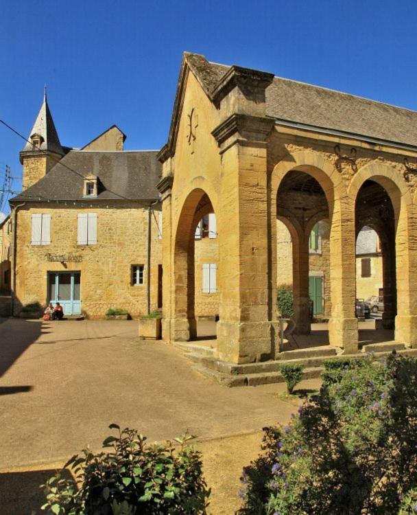 Petite Maison En Pierre Au Coeur Du Perigord Noir Salignac Eyvigues Exterior photo