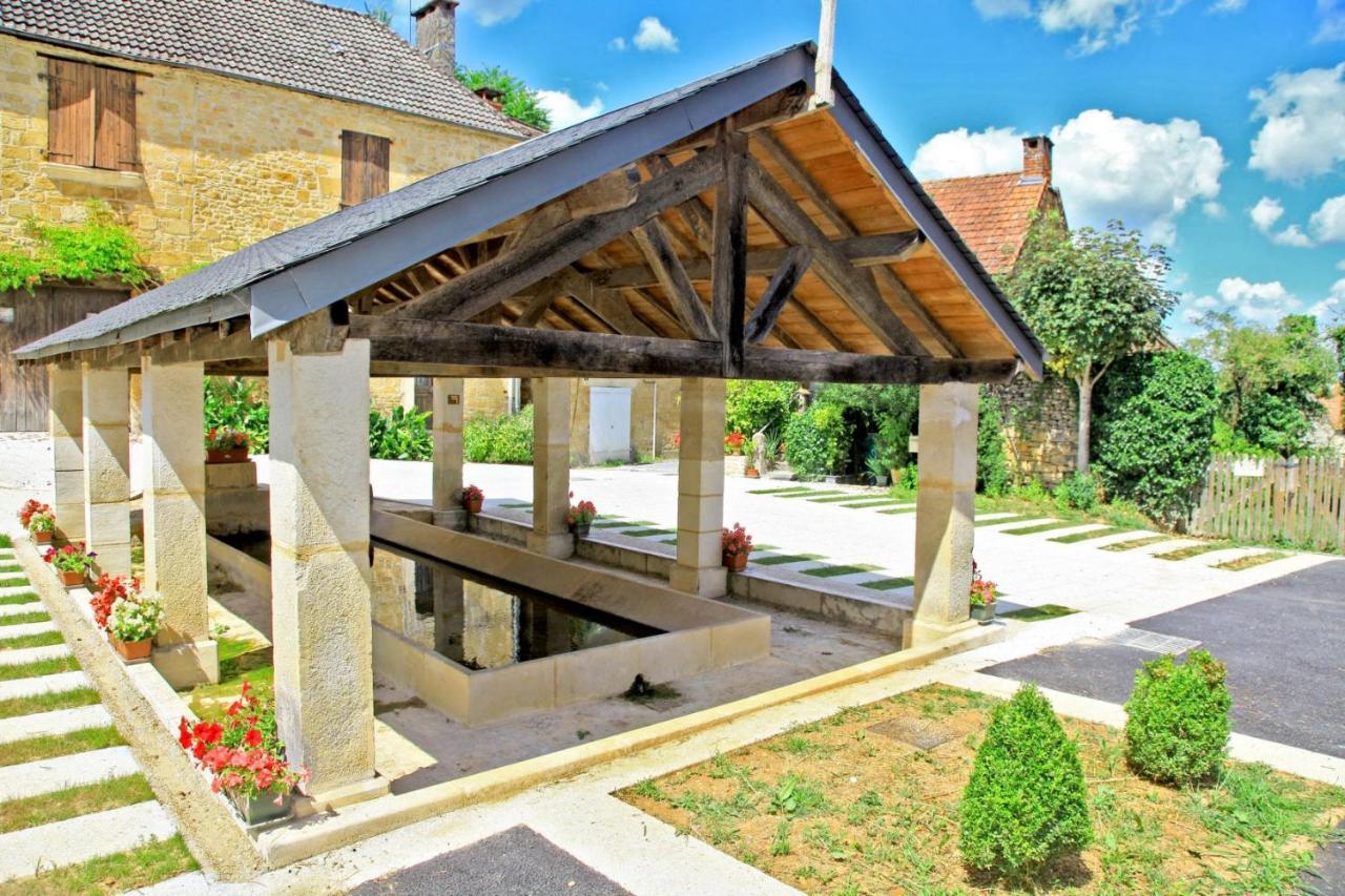 Petite Maison En Pierre Au Coeur Du Perigord Noir Salignac Eyvigues Exterior photo