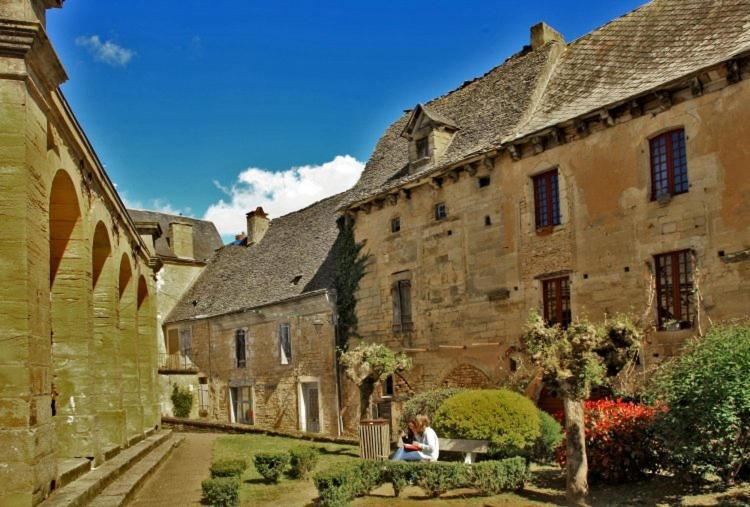 Petite Maison En Pierre Au Coeur Du Perigord Noir Salignac Eyvigues Exterior photo